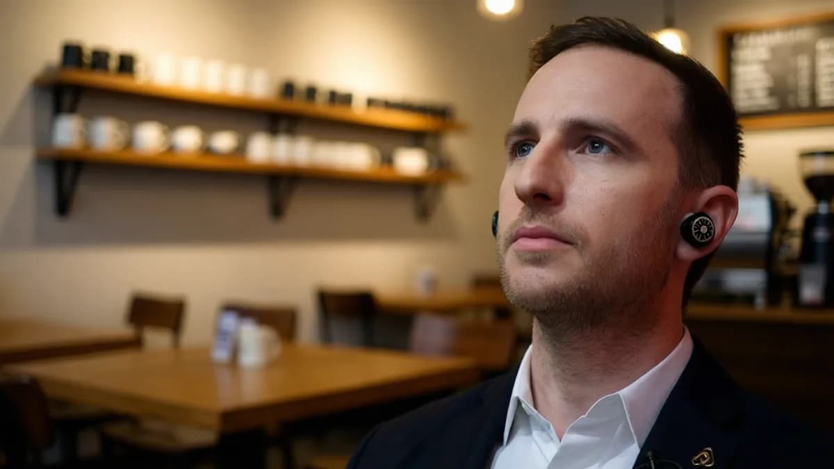 Joe Gebbia: Misteri Perangkat Logam Joe Gebbia di Kedai Kopi San Francisco