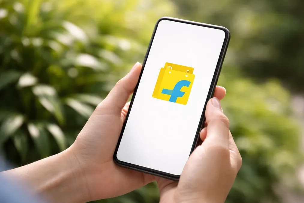 Flipkart app on phone: Startup E-Commerce India Uji Toko AI yang Belanja Sendiri