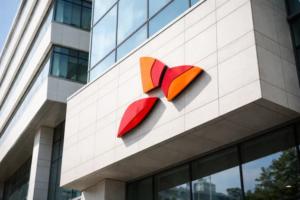 SK Telecom logo: SK Telecom Uji Empat Vendor untuk Jaringan AI Nasional Korea